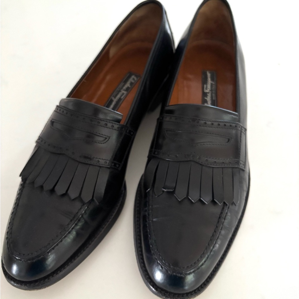 SALVATORE FERRAGAMO•black leather loafer slip on dress shoes Size 9D EUC